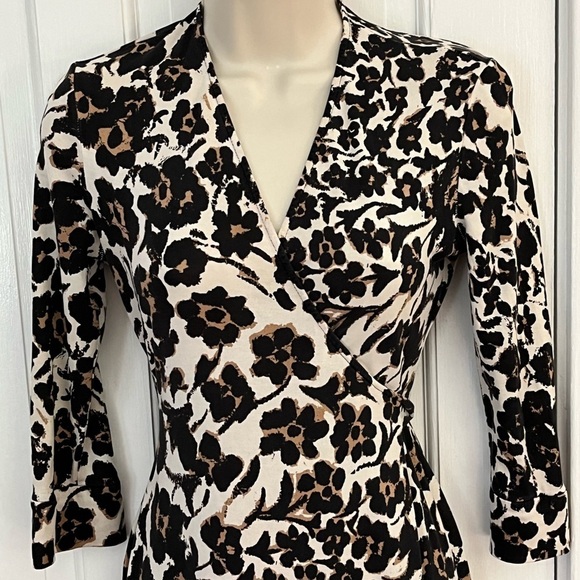 Diane Von Furstenburg 100% Silk Black Tan Cream Floral Wrap Dress Iconic 70’s - Picture 4 of 16